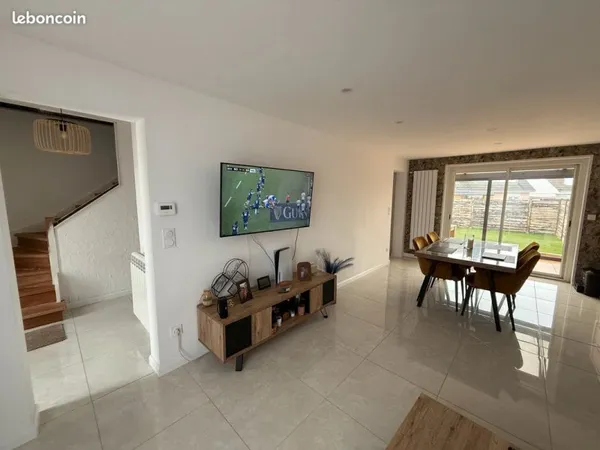 Charmante maison semi individuelle 104m2, 3 chambres, garage, jardin, cave