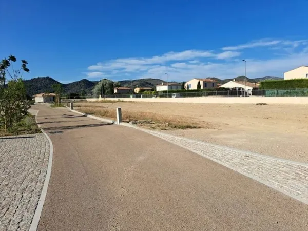 Terrain 360 m²