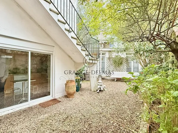 Maison pierre avec jardin - SAINT SEURIN