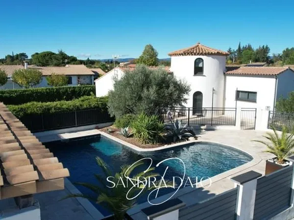 MAISON VILLEMOUSTAUSSOU - PLAIN PIED- 3 CHAMBRES - 1 STUDIO INDEPENDANT - CLIMATISATION - PISCINE - 