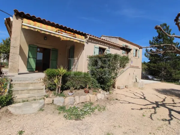A VENDRE A APT MAISON PROCHE DE LA VILLE