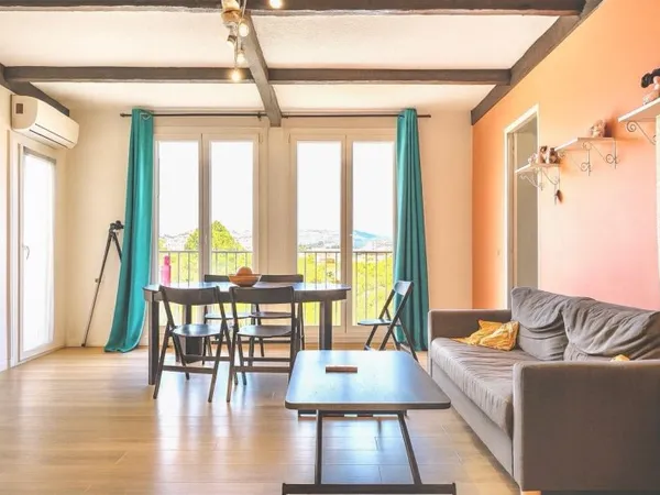 Appartement T4 - Dernier étage - Vue dégagée - Résidence Lycée Est