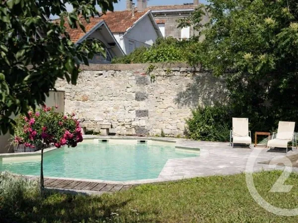 Maison 12 pièces 308 m²