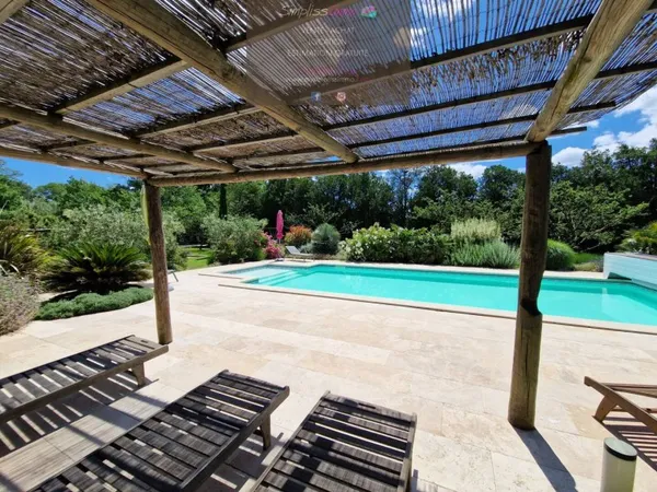 Ferme 9 pièces 329 m²