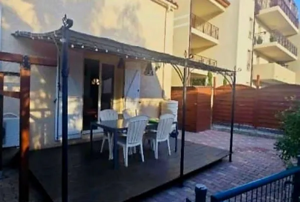 Loue chambre, maison dans copropriété très calme