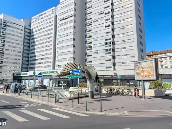 Location - Place de parking moto | Résidence sécurisée | Quartier Garibaldi - Lyon