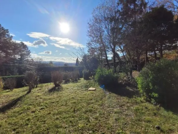 Terrain 920 m²