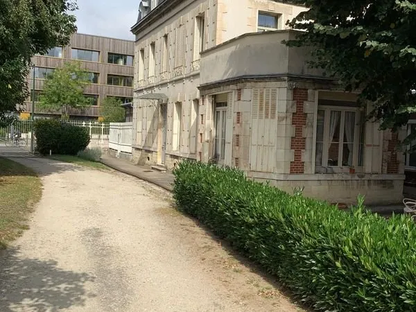 Stationnement extérieur Parc Pasteur - Résidence sécurisée