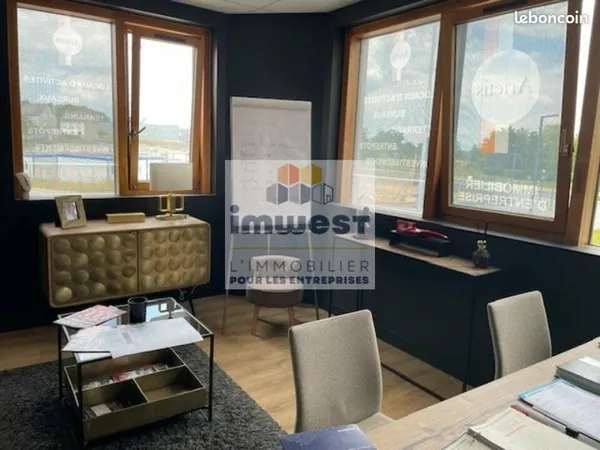 BUREAUX 146 m² RENNES