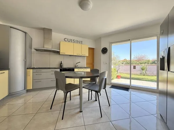 Maison de plain-pied 6 pièces 175 m²