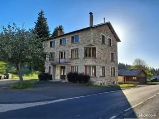 Maison de caractere en pierre. Prix 80 000