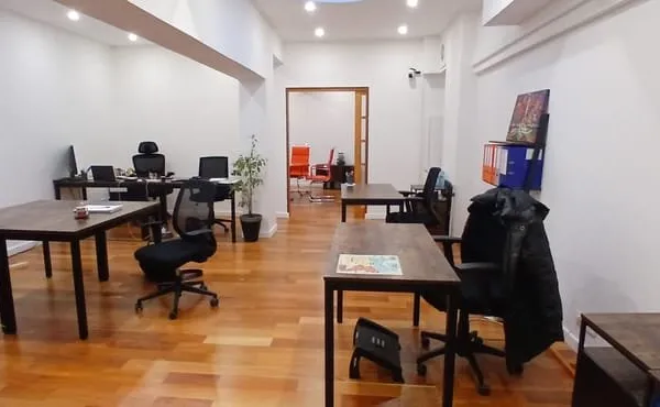 Bureaux Paris 95.53 m2