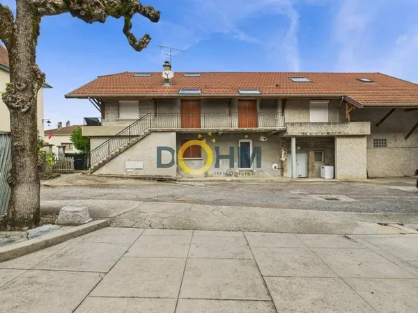 MAISON DE VILLAGE A VENDRE A CHAPAREILLAN AVEC BEAU POTENTIE