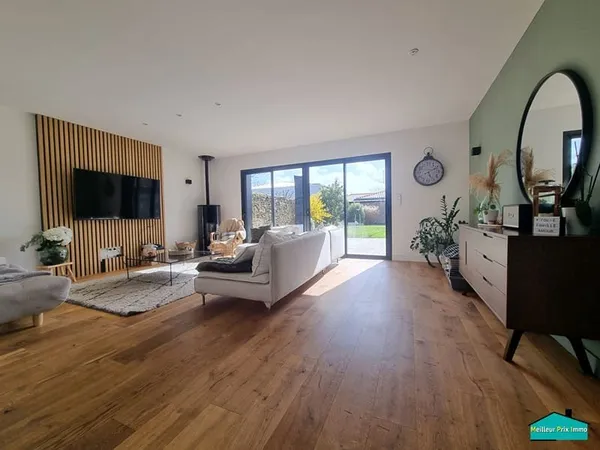 Machecoul centre ville - Maison de 177 m² + garage, terrain d'environ 600 m²