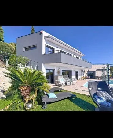 Villa contemporaine 2012 -AGAY