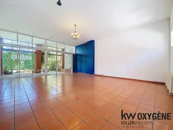 Maison 5 chambres avec de beaux volumes et piscine