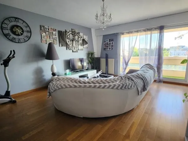 Appartement T3 au second étage proche place Napoléon