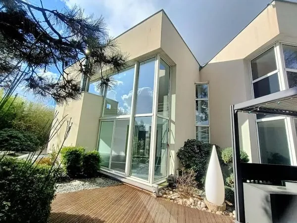 Maison 240 m²