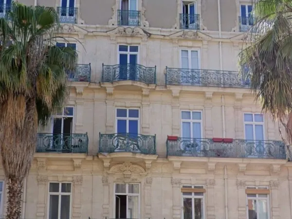 Grande chambre meublée 18 m² - Frontière Genève - Appartement rénové - Disponible