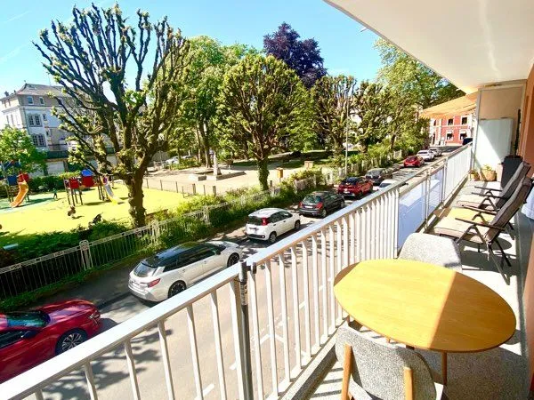 Appartement 98m2 -Rénové - centre ville - vue parc - Garage - Cave