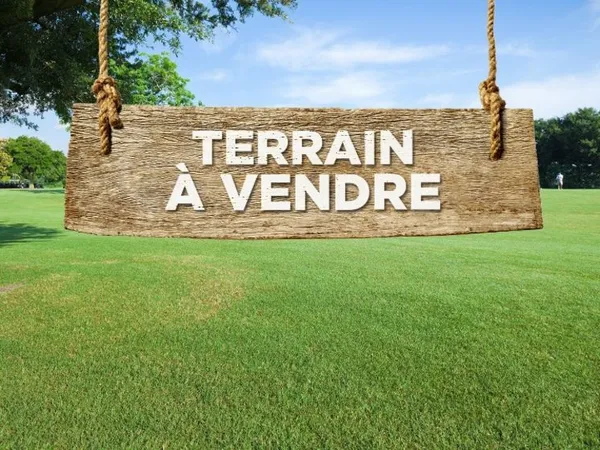 Terrain 701 m²
