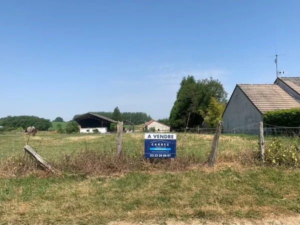 Terrain 900 m²