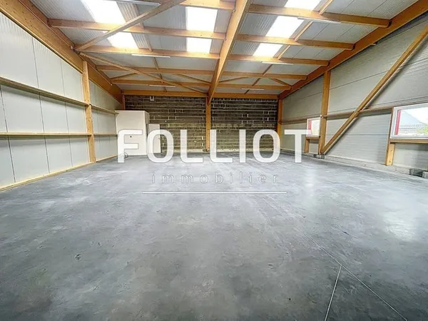 Entrepôt 105 m²