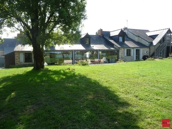 Maison 8 pièces 237 m²