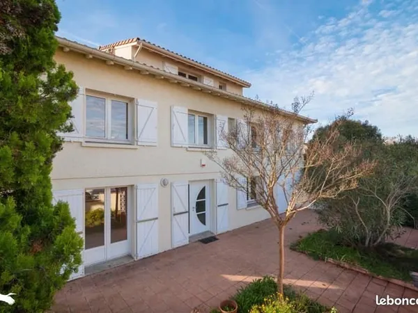 Villa 5 pièces 146 m²