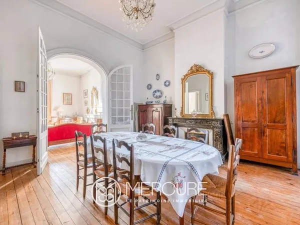 BORDEAUX GAMBETTA - SUPERBE APPARTEMENT AVEC ASCENSEUR