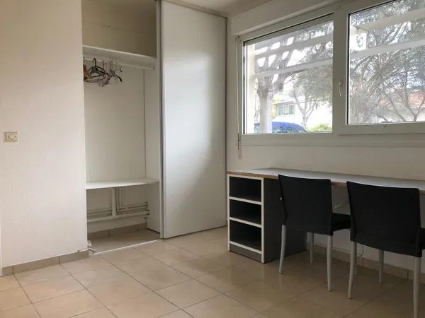STUDIO 19 M2 RDC + Parking Sous sol