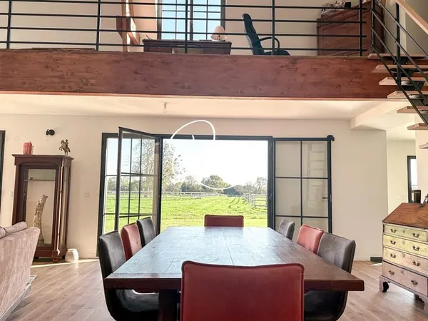 Maison 8 pièces 290 m²