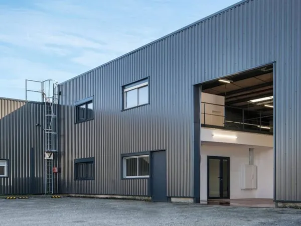 Local d'activité 6061 m²