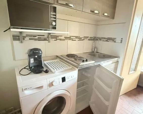 Petit studio meublé