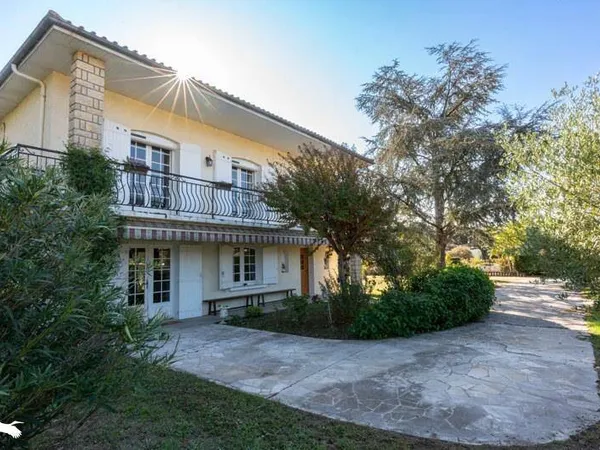 Maison de plain-pied 8 pièces 207 m²