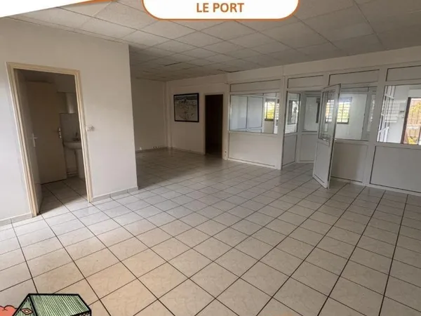 A LOUER - BUREAU - LE PORT