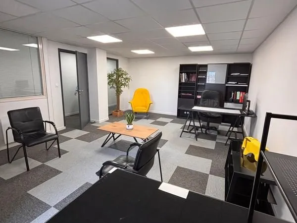 Bureau fermé 29m2 Lorient Hypercentre