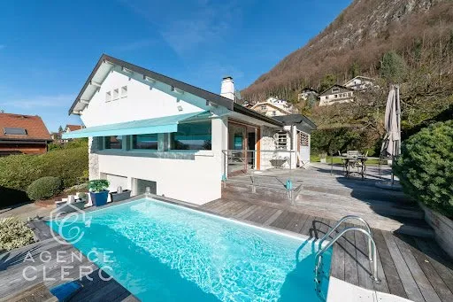 Maison 6 pièces 234 m²