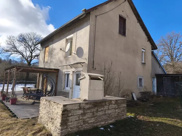 Maison de 80m2 environ avec vue dégagée et garage
