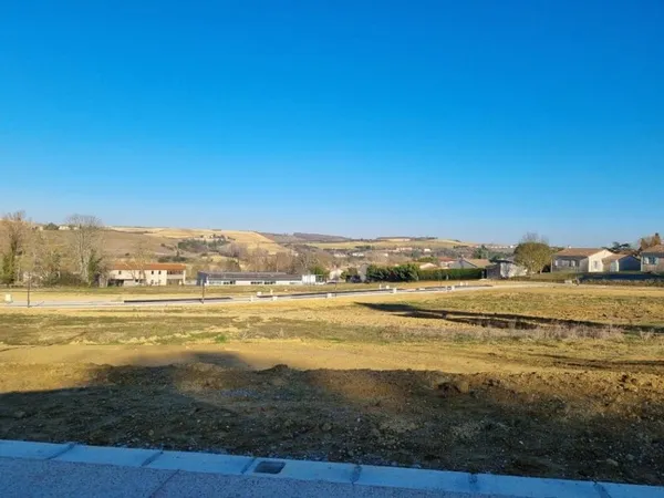 Terrain 698 m²
