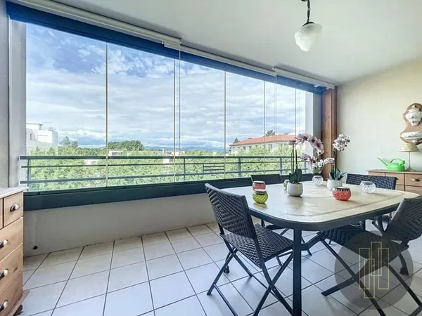 Hypercentre - Villefranche, T3 96 m² avec terrasse, balcon, garage et cave