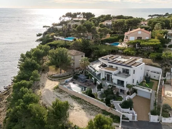 Villa d'architecte T9, 380 m2, 13620 CARRY LE ROUET
