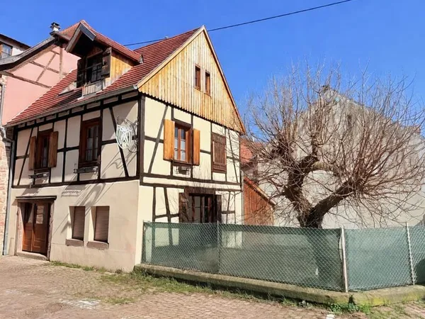 MAISON DE VILLAGE RIQUWIHR 83 m2 habitables 3 chambres Jardin de 90 m2