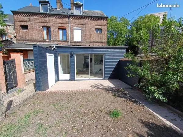Rare à la location F1 52m² centre-ville avec Jardin