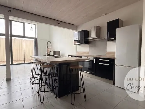 À vendre beau loft avec terrasse, proche du centre-ville !