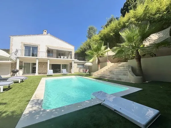 Villa 6 pièces 200 m²