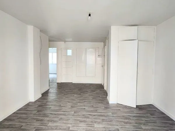 Appartement - 4ème étage - 51 m2 - 3 pièces - Non meublé