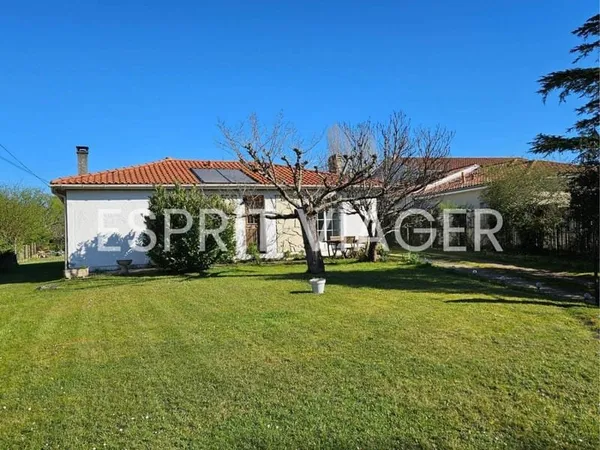 Viager occupé - Maison 3 pièces - Tresses (33) - 80 m² - Bouquet sans rente 149 200 euros - 2 chambr