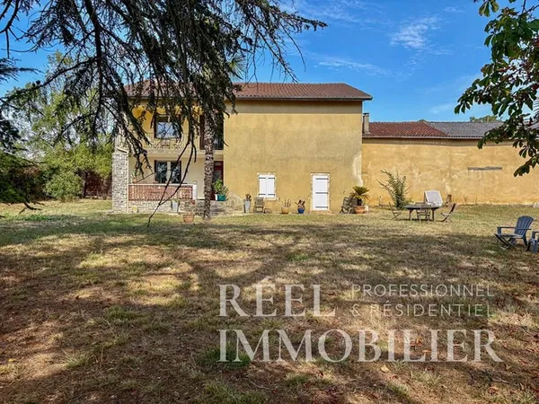 Maison familiale des années 70 pleine de charme et de potentiel