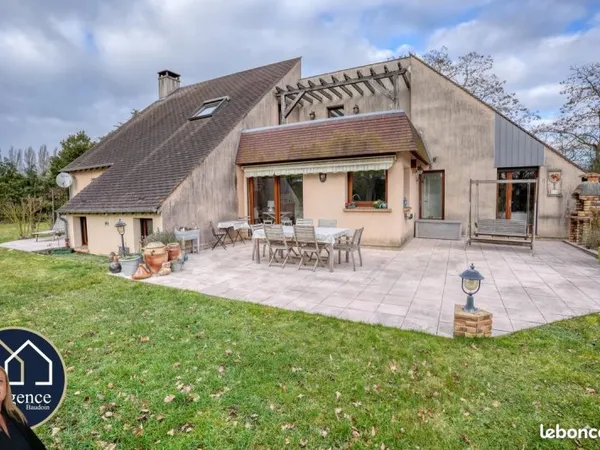 Propriété 5 pièces 222 m²
